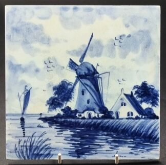 LOT 116 (33032) Est R100 to R300 - A Vintage Dutch Blue and White (Delfts Blauw) handpainted Glazed Earthenware Tile