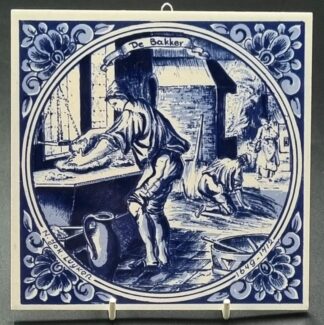 LOT 117 (33032) Est R400 to R800 - A Collection of 6 x Vintage Dutch Blue and White (Delfts Blauw) Handpainted and Transferware Square Tiles