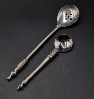 LOT 35 (32911) Est R200 to R400 - A Carrol Boyes Pewter Hafted Mali Olive Spoon