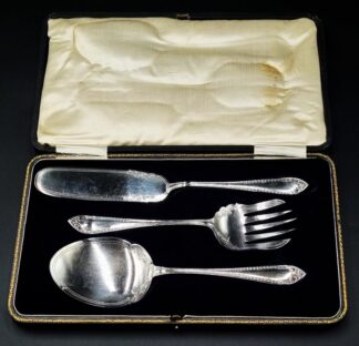 LOT 50 (32107) Est R300 to R600 - An Edwardian EPNS 3-piece Serving Set