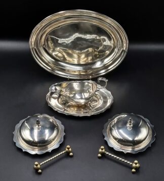 LOT 59 (33069) Est R300 to R600 - A Pair of Classic EPNS Circular Butter Dishes with domed finialled Covers