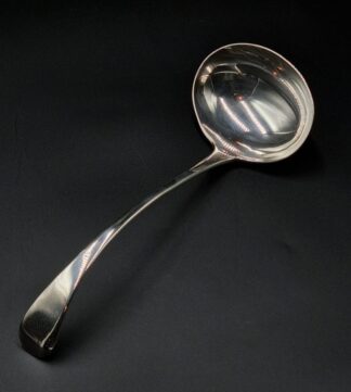 LOT 30 (33032) Est R200 to R400 - An Edwardian EPNS Old English pattern Soup Ladle
