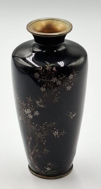 LOT 184 (32950) Est R500 to R1500 - A Cloisonne Famille Noire Cabinet Vase