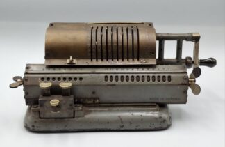 LOT 194 (32943) Est R300 to R600 - A Pre-WWII Swedish Manufactured ORIGINAL ODHNER Mechanical Calculator circa 1930s