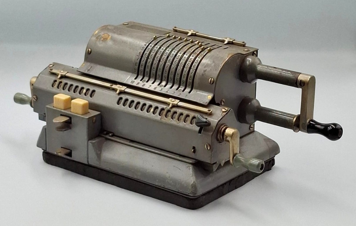 LOT 193 (32943) Est R300 to R600 – A Mid 20th Century Swedish Manufactured ORIGINAL ODHNER Mechanical Calculator (Model 229) - Image 2