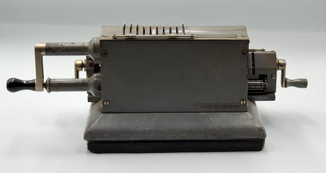 LOT 193 (32943) Est R300 to R600 – A Mid 20th Century Swedish Manufactured ORIGINAL ODHNER Mechanical Calculator (Model 229) - Image 3