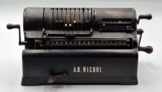 LOT 195 (32943) Est R400 to R800 - A Pre WWI -Inter war Period  Swedish Manufactured ORIGINAL ODHNER Lever Shift Mechanical Calculator  (Model XL) circa 1939-1944