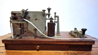 LOT 203 (32944) Est R500 to R1500 - A Rare Late Victorian/Early Edwardian period Morse Code Paper Tape Register/Telegraph Receiver/Morse Inker (Patent Siemens Brothers, London) (No. 10056) circa 1895-1905