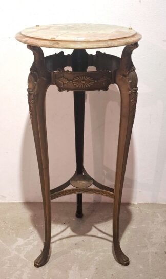 LOT 214 (33091) Est R3000 to R6000 - A Vintage Italian Onyx and Gilt Brass Rococo-style Vase Stand