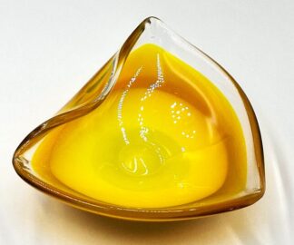 LOT 158 (33007) Est R300 to R600 - An Italian Murano Sommerso Glass Sweet Dish