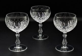 LOT 180 (33119) Est R1000 to R3000 - 12 x Continental Lead Crystal Diamond pattern Red Wine Goblets
