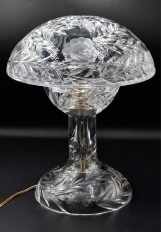 LOT 168 (33094) Est R1000 to R3000 - A Czech Crystal Rose-cut Table Lamp