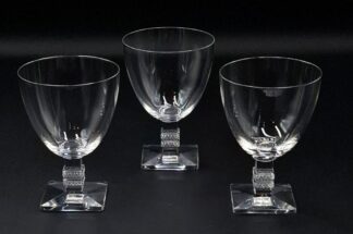 LOT 167 (33119) Est R10000 to R20000 - A Magnificent and Scarce Suite of 11 x Post-war French Lalique Argos pattern Bordeaux Wine Glasses
