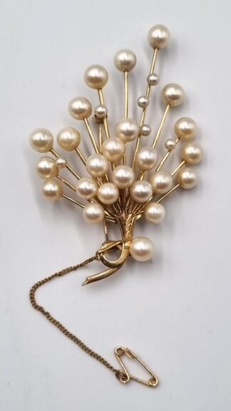 LOT 302 (329511) Est R8000 to R15000 - A Vintage Ladies 9ct Yellow Gold and Pearl Set Stylised Bouquet Brooch