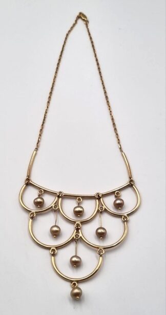 LOT 306 (329515) Est R5000 to R15000 - A Ladies 9ct Yellow Gold Cascade Necklace