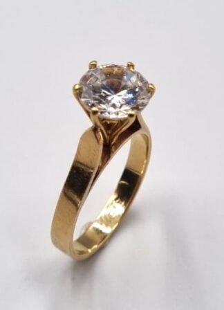 LOT 308 (329517) Est R1000 to R3000 - A Ladies 9ct Yellow Gold Solitaire Dress Ring