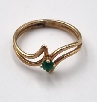 LOT 318 (3295117) Est R500 to R1500 - A Small Young  Ladies 9ct Yellow Gold Openwork Ring