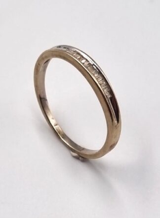 LOT 320 (3295119) Est R1400 to R2000 - An 18ct White Gold Ladies Diamond Eternity Band