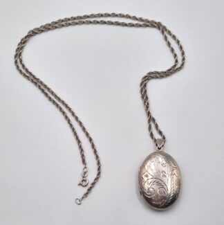 LOT 343 (33081) Est R300 to R600 - A Ladies Sterling Silver Rope Chain