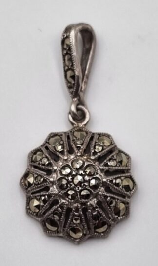 LOT 345 (33081) Est R100 to R300 - A Dainty Ladies Silver and Marquisite Bud Pendant