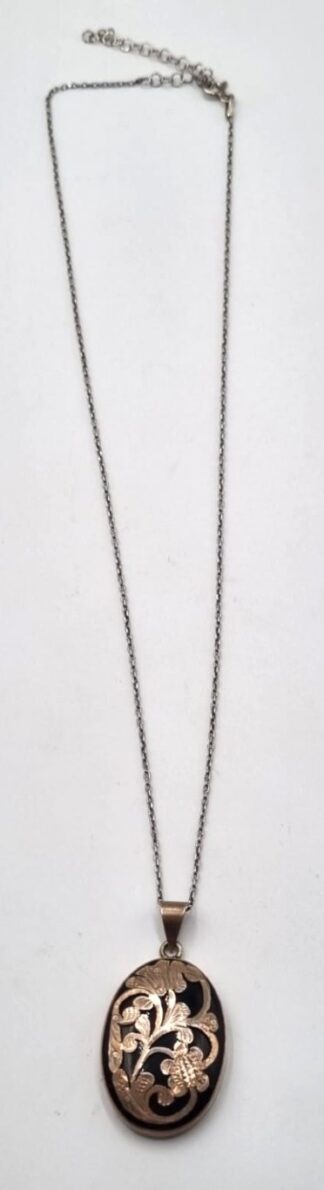 LOT 362 (33081) Est R300 to R600 - A Ladies Sterling Silver Fine-link Neck Chain