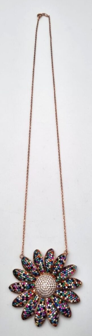 LOT 364 (33081) Est R500 to R1500 - A Ladies Sterling Silver Strawberry Gilt Fine-link Pendant Necklace