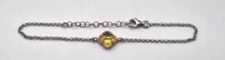LOT 367 (33081) Est R300 to R600 - A Ladies Sterling Silver Van Cleef and Arpels-style Alhambra Fine-link Chain Bracelet