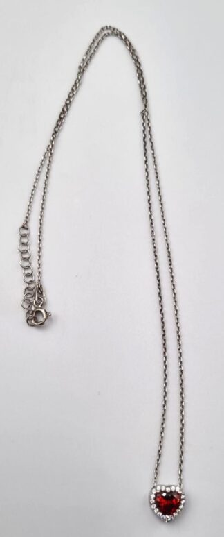 LOT 369 (33081) Est R300 to R600 - A Ladies Sterling Silver Neck Chain