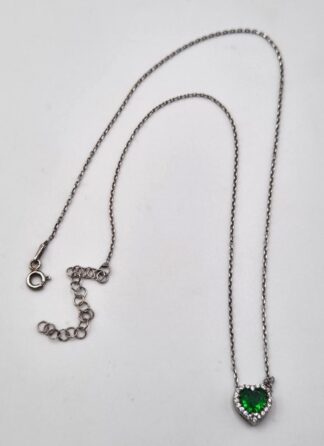 LOT 370 (33081) Est R300 to R600 - A Ladies Sterling Silver Neck Chain