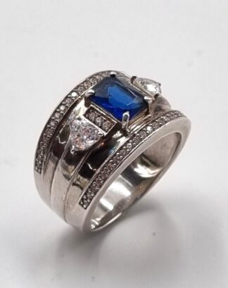 LOT 403 (3295946) Est R300 to R600 - A Classic Ladies Sterling Silver Jenna Clifford-style Dress Ring