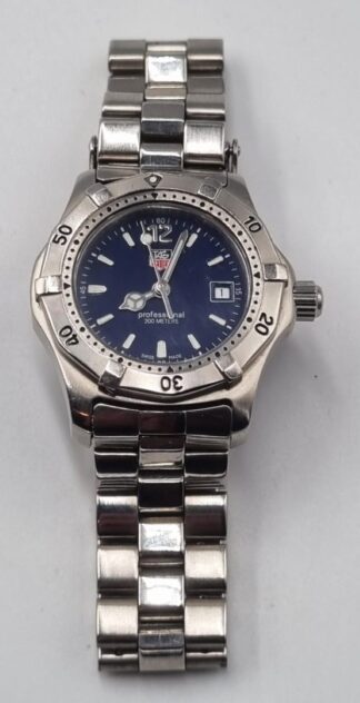 LOT 408 (3295939) Est R3000 to R6000 - A Ladies Swiss-made Tag Heuer Stainless Steel Cased Professional 2000 Series 200m Diver's Quartz Wristwatch