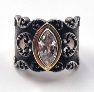 LOT 411 (32587) Est R500 to R1500 - A Ladies Unique 9ct Yellow Gold and Sterling Silver Fancy Dress Ring