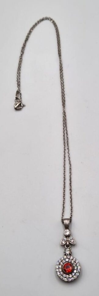 LOT 379 (33081) Est R300 to R600 - A Ladies Sterling Silver Neck Chain