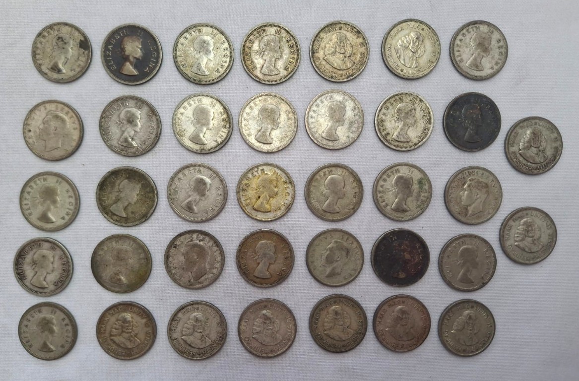 LOT 455 (N28) Est R2000 to R4000 – 2 x 1951 South African 1 Shilling Coins - Image 2