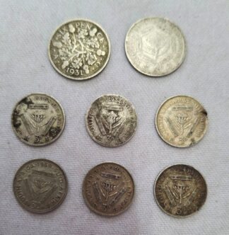 LOT 459 (32955N33) Est R200 to R400 - 1 x 1931 South African 6 Pence Coin