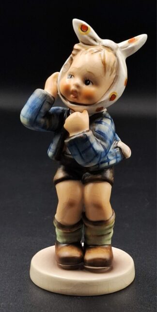 LOT 104 (329358/43) Est R300 to R600 - A West German  M.I. Hummel porcelain figurine, Boy with Toothache (Zahnschmerzen)