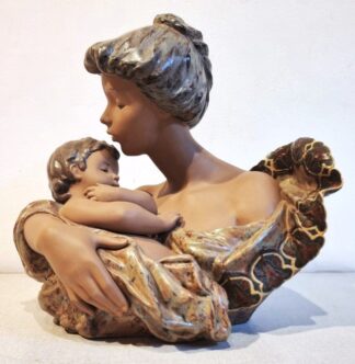 LOT 135 (32544) Est R5000 to R15000 - A Magnificent Large Spanish Gres Creations Lladro Figure Group, Cherish