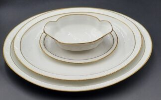LOT 152 (3301648) Est R1000 to R3000 - A Collection of Early 20th Century French Haviland Limoges Porcelain (5pcs)