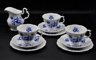 LOT 148 (33132) Est R500 to R1500 - 4 x Scarce Royal Albert Connoisseur pattern Blue and White Tea Trios