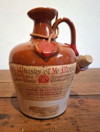 LOT 261 (10000LL16) Est R400 to R800 - 1x Ye Whisky of Ye Monks A De Luxe Scots Whisky 12 Years Old (750ml)