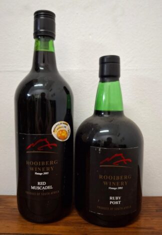LOT 295 (32799L184) Est R100 to R300 - 1 x 2002 Rooiberg Winery Ruby Port (750ml)