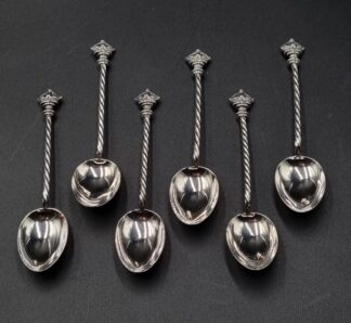 LOT 7 (32947) Est R1000 to R3000 - 6 x Commemorative George V Silver 1911 Coronation Teaspoons