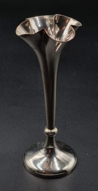 LOT 15 (32945) Est R1000 to R3000 - An Edward VII Silver Art Nouveau Footed Specimen Flower Vase