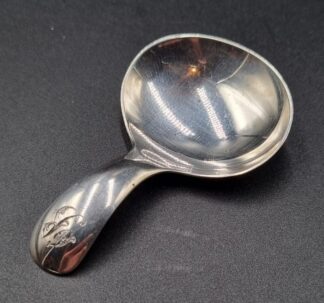 LOT 38 (329545) Est R300 to R600 - An Edward VII Silver Old English pattern Tea Caddy Spoon