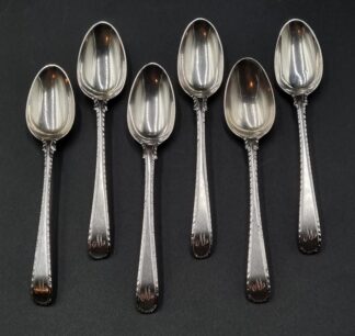 LOT 47 (3295414) Est R1600 to R3000 - 6 x George III Silver Fiddle Thread and Feather Edge pattern Teaspoons