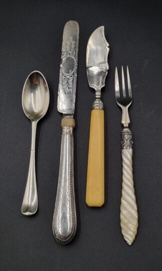 LOT 51 (3295418) Est R500 to R1500 - A George III Silver Hanoverian pattern Teaspoon