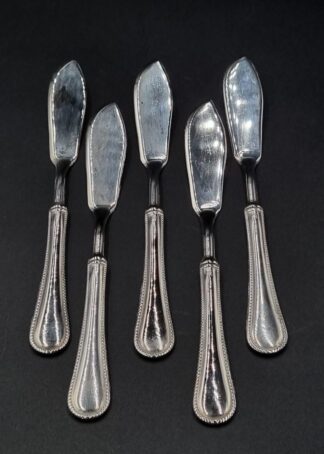 LOT 77 (33100) Est R300 to R600 - A Set of 12 x Italian EPNS  Bead pattern Butter Spatules
