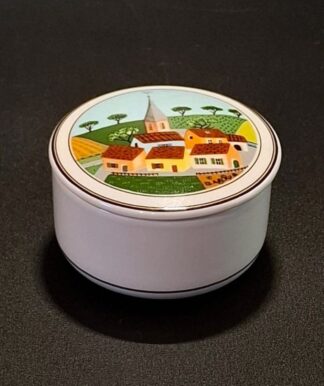 LOT 191 (33132) Est R300 to R600 - A Villeroy and Boch Trinket Box