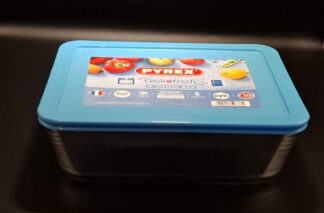 LOT 194 (32974) Est R500 to R1500 - 3 x graduated French Manufactured Cook and Fresh Pyrex Borosilicate Ovenproof Glass Containers