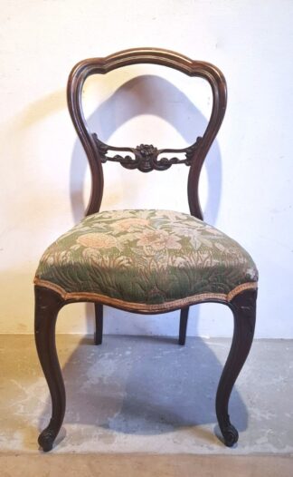 LOT 200 (32961) Est R500 to R1500 - A Dainty Mid-Victorian Rosewood Bustle-back Side Chair in the Rococo Taste